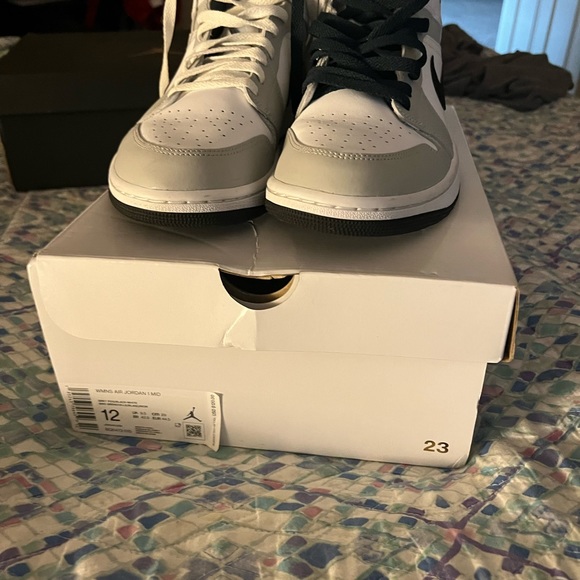 Jordan 1 Mid Light Smoke Grey for Women Size 12W - Picture 2 of 8